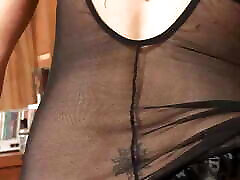 sophia mounds es una milf lista para golpear