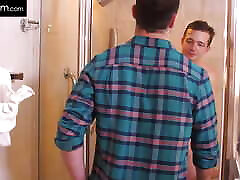 Michael Rams Troy&039;s Tight skopje studentki While He Freshens Up In The Shower