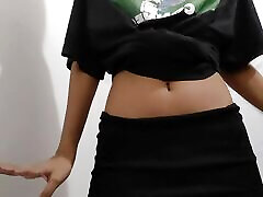 fille hard sue indienne montrant ses seins et doigtant sa chatte