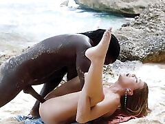 mignonnes affamées de bites noires kelly & amp; gianna dévorent deux bbc