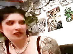 mes piercings sexy salope allemande avec de lourds piercings