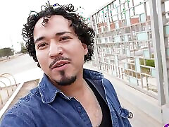 youtuber luisito tefornica rozpakowuje duży tyłek kari love... straszny niepokojący fakt