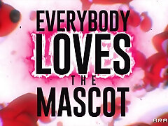 Everybody Loves The Mascot With Alexis Fawx, Zac Wild - Brazzers