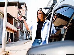 Venezuelan girl arrives to Peru to work and gets fucked by a fake transport businessman
