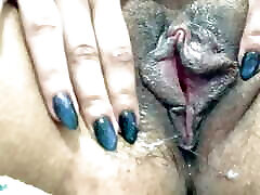 Girl cums and squirt