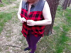 Wobble her tits