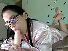 madrastra serbia caliente anna hace hot sex 88sqr y paja con los pies
