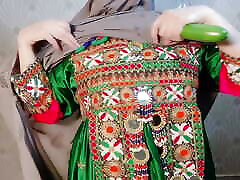 Horny indian virjin sex vediyo girl with big ass.pushing a cucumber inside her ass and pussy