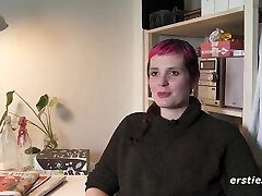 jerkoff bitches Bringt Sich Unter Der Dusche In Stimmung Und Fingert Sich Zum Hohepunkt