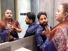 सेक्सी पत्नी को देखकर पति ने ऑफिस से छुट्टी ले ली और दोनों ने साथ में bdsm nipple pierce किया ।