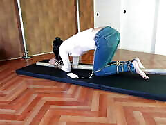 Girl Spends 70 Minutes Tied up and Wearing a Three-point Vibrator