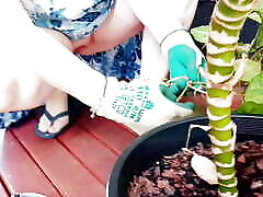 Gaping while I garden