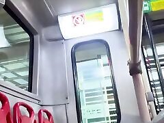 я мастурбирую в метро очень жарко