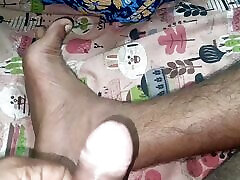 замужняя тетушка из коимбаторе вставляет морковку и играет со своим парнем