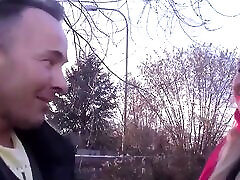 пухленькая блондинка обожает член в пизде и во рту