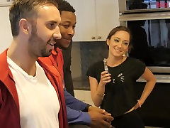 EP106 BTS091 - Contestants & Judges Hang Out In The Kitchen