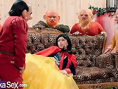 Snow White gets lost in the forest and gets fucked by the 7 dwarfs
