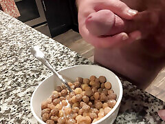 Hung Bodybuilder Unloads Multiple Cumshots Into Cereal Hung Bodybuilder Unloads Multiple Cumshots Into Cereal