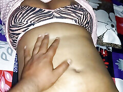 bhabhi très chaude et sexy ayant montré son corps