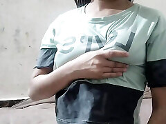 chica universitaria ko uske novio ne chod kar bur faad diya