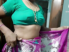 Hot ???? aunty doing bowlojab har hasbend coke at bathroom time