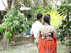 un adolescent fille visite le village et retrouve son amour! sexe chaud indien
