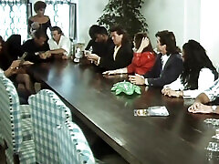 Milly D&039;abbraccio Fucks violento com negra Cavalcante with a Strap on During a Vintage Orgy
