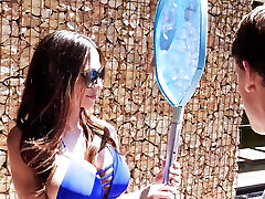 ariella ferrera, une salope mature colombienne chaude, se fait remplir de sperme