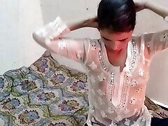 hermanastra ko nanga kar ke pel diya