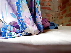 desi 25-jähriges geiles dorfmädchen geeta bhabhi masturbationsvideo, geeta9905 öffnete die lila bluse und saari an