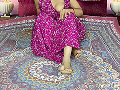 Hot Desi wife pink color nighty rough hardcore ming re hua with boyfriend