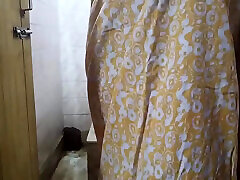 Indian Housewife Nude and Naked Bath