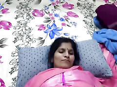 गुलाबी भारतीय लड़की बड़ा डिक द्वारा