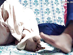 Indian small boobs mom and dad sex xnxx in the room