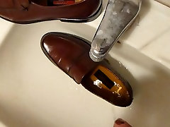 Piss in men&039;s dress shoe