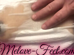 melove guimond tube realmente sexys en aceite mostrando pezones largos