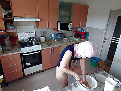 Hot amateur couple having fun in the kitchen. Sexy mom has breakfast in the bedroom, hairy pussy, big tits, big ass.