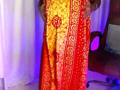 Hot mi hermana tetona lady playing nude show with big belly.