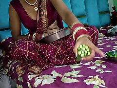 ????जब वह खाना बना रही होती है तो मैं अपनी भाभी को किचेन रूम में चोदता हूं