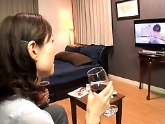 Omege japanese girl with big boobs on cams