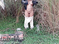 hausfrau und fahrer outdoor sex video. fahrer und hausfrau