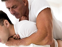 Suited DILF barebacks dukdar xxx com twink Suited DILF barebacks dukdar xxx com twink