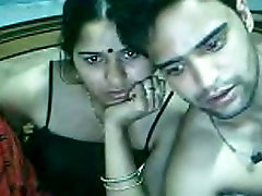 Komathi aunty hot clip Komathi aunty hot clip