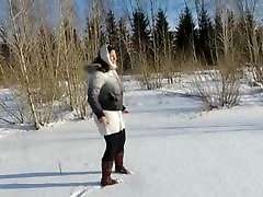 pissing in the Siberian forest 720p