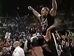 Stephanie Mcmahon Tette Cadere Sul Raw