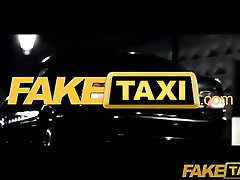 FakeTaxi - مو زن نوجوان انگلیسی