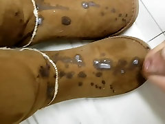 massive svr tubenivila cs on secretarys winter boots