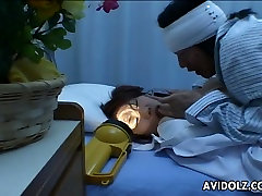 Perverted patient seduces Runa Tominaga for sex at night