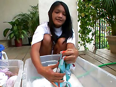 Kat Young is washing her clothes in front of plz son fuuck me hd outdoor