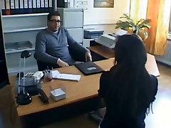 Uczestnik i busty sekretarz urzędu dostaje fucked w wywiadzie